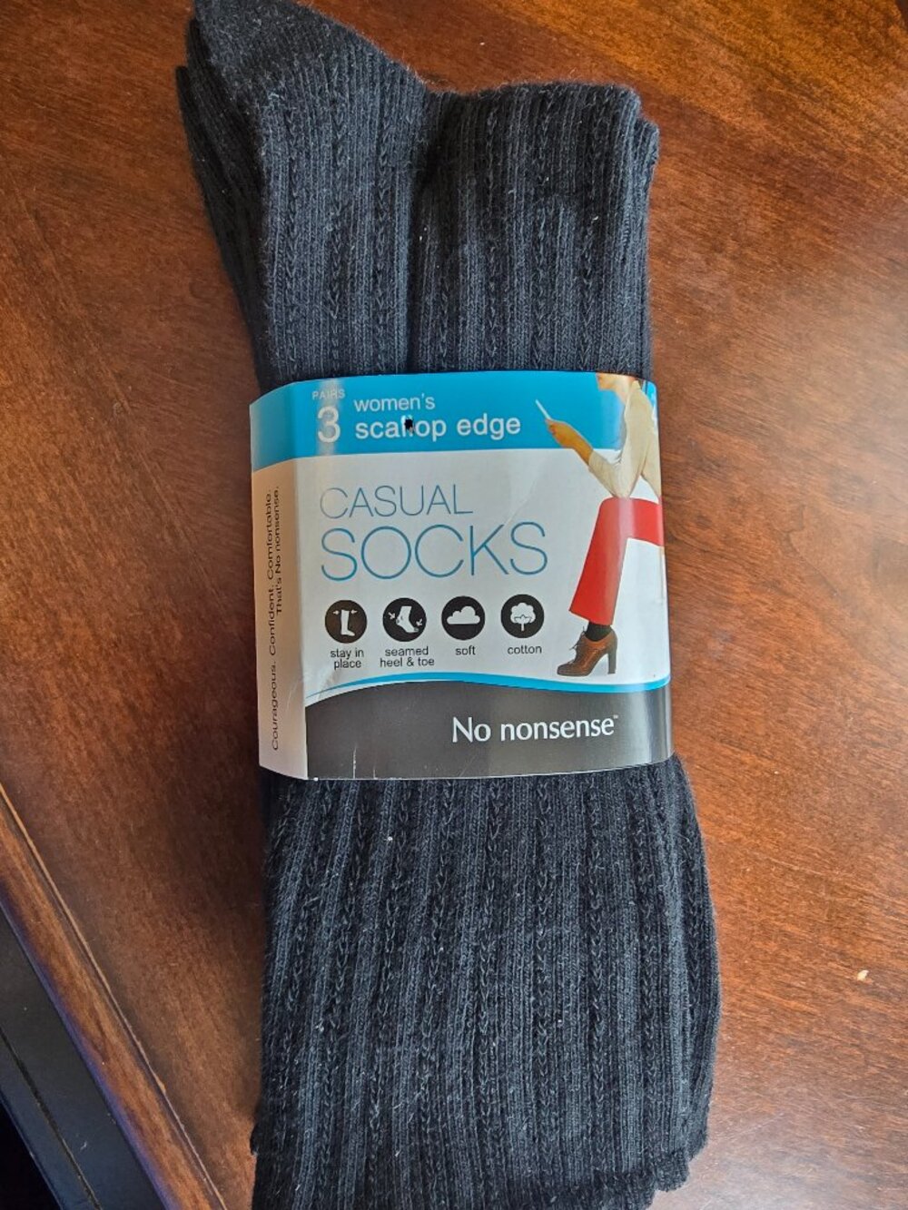 No Nonsense Women's Scallop Edge Casual Socks Black 3-Pair Pack Size 4-10